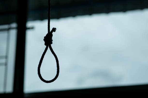 Woman commits suicide by hanging