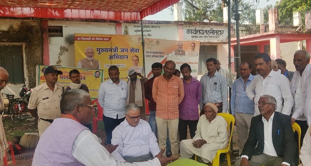 Rewa: The ongoing fast against the Naib Tehsildar came to an end