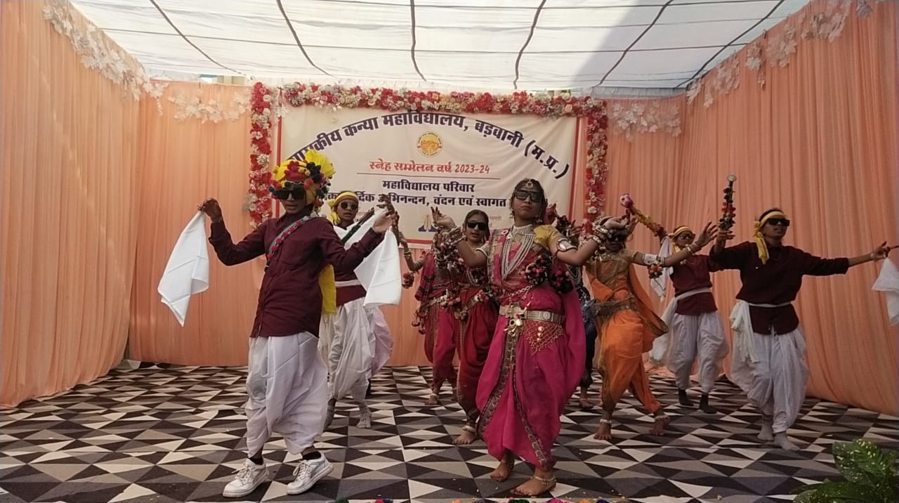 Annual Sneh Sammelan session 2023-24 ceremony inaugurated in Government College, Barwani