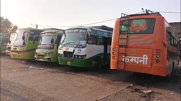 Bus operators angry over mandatory contracts with private companies, demand government withdrawal of policy