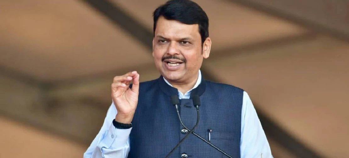 Fadnavis puts an end to speculation about entering national...