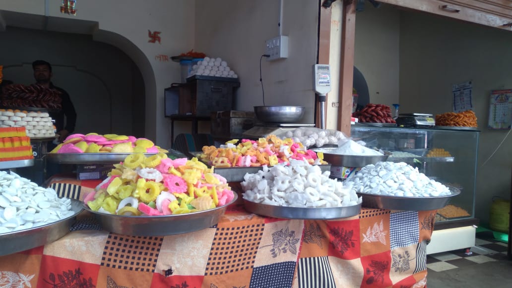 Bundelkhand's Gadiya Ghulla sweets are ready on the occasion of Makar Sankranti festival