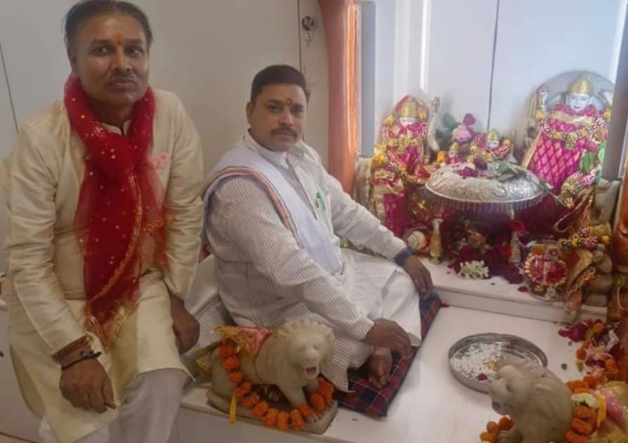 There was a huge crowd of devotees to see Maa Bala Sundari Devi Siddhpeeth in Deoband on the Navami of Navratri