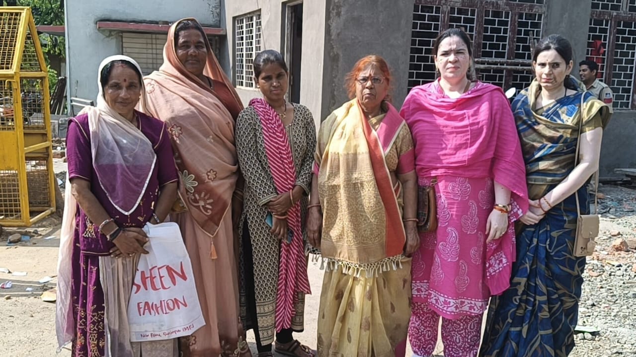 Women Congress submitted a memorandum at Shajapur Kotwali police station regarding the statement given by BJP minister against Rahul Gandhi