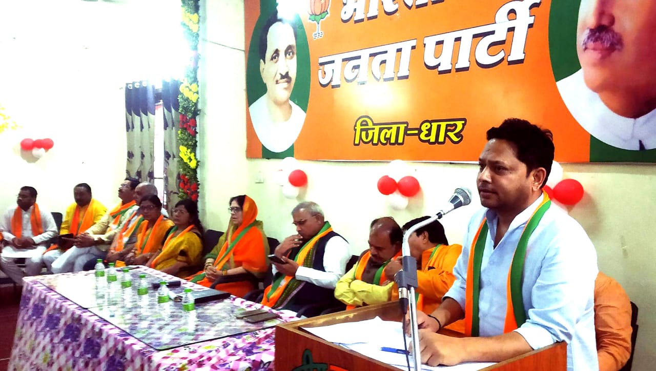 Continuous contact with the workers connected at the booth is important: Shivprakash