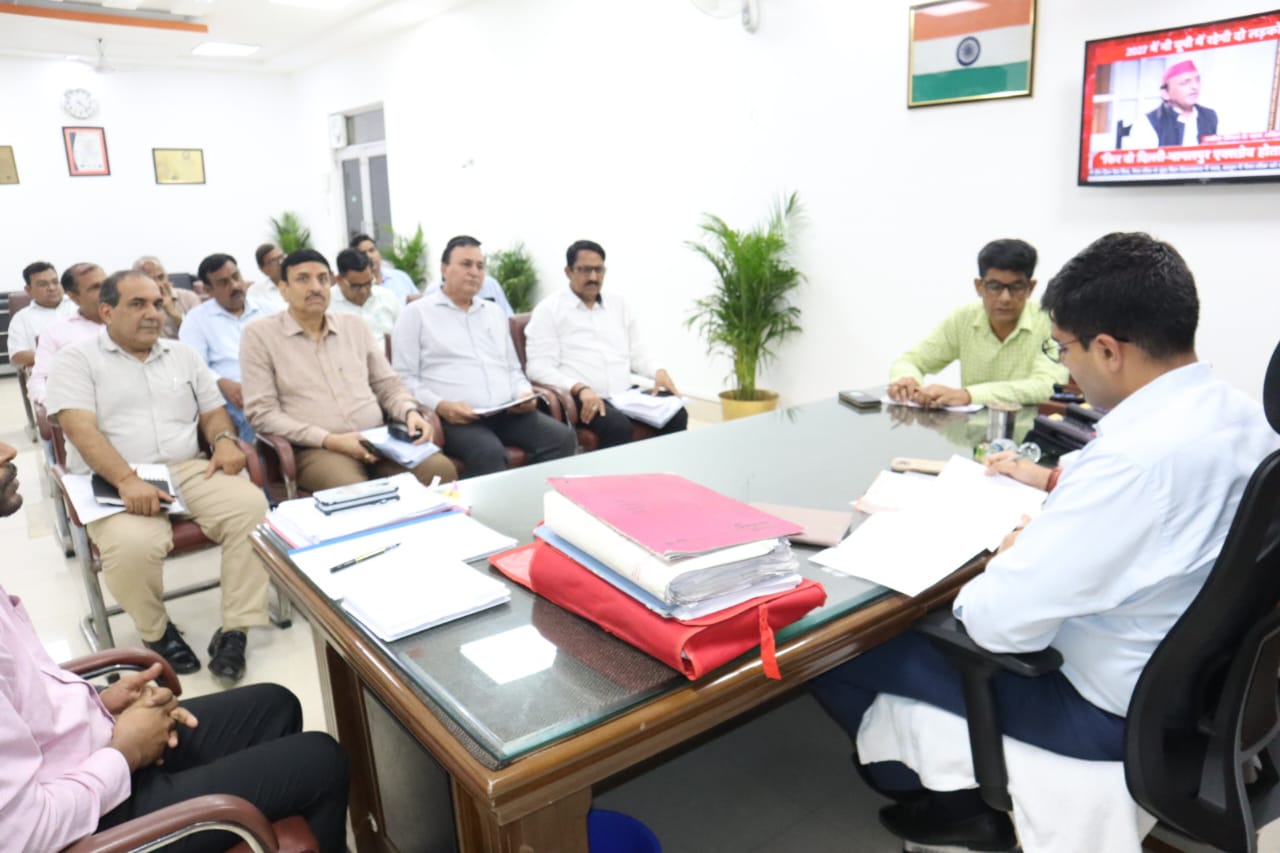 Strict action will be taken if sugarcane payment is not made within the stipulated time: DM Manish Bansal