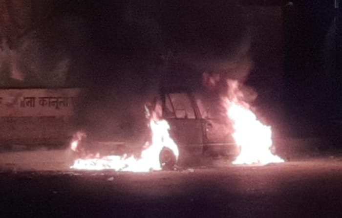 Maruti car parked in the underpass under the flyover suddenly turns into a ball of fire