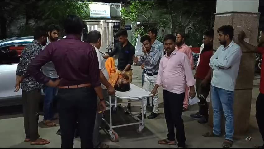 6 people injured in truck collision in Shajapur