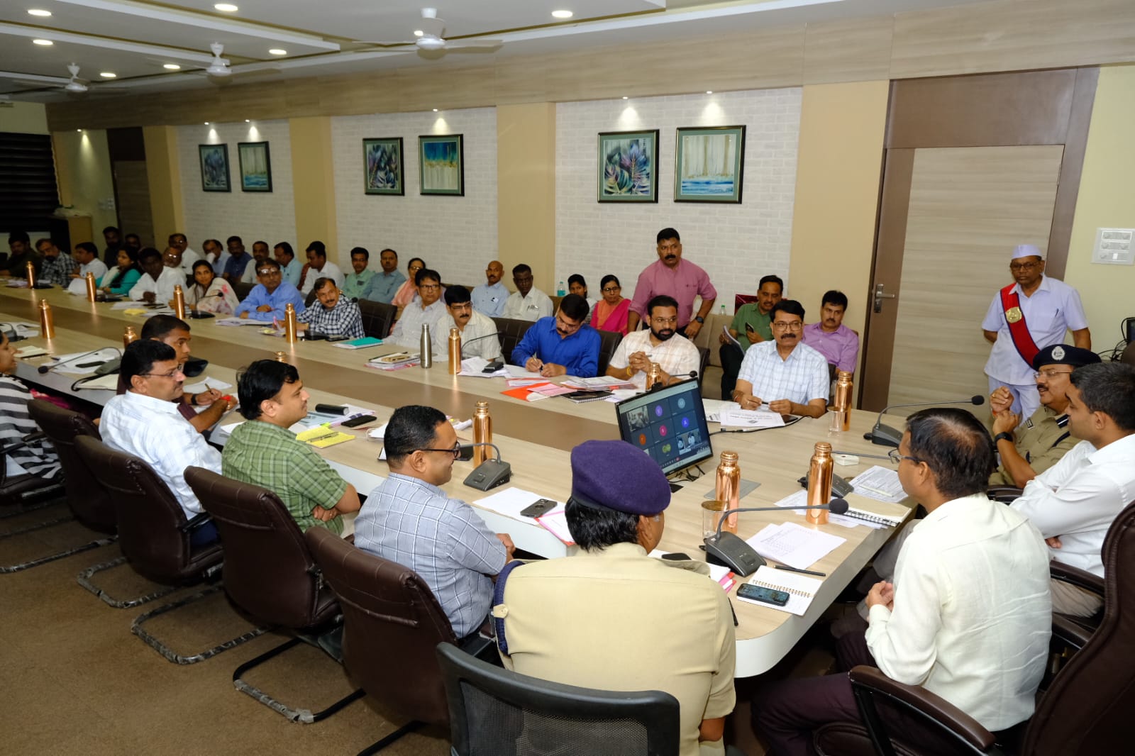 Constantly monitor the condition of crops, issue advisories to farmers regarding irrigation