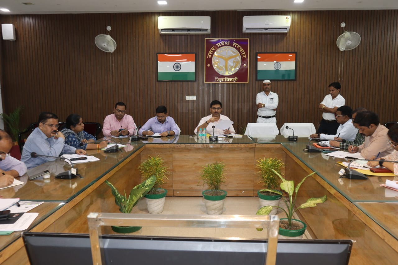 Complaints should be resolved in a timely and qualitative manner: DM Manish Bansal