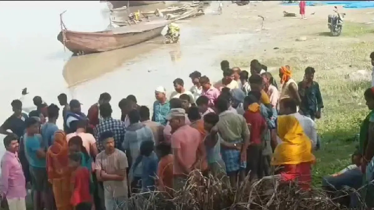 A boat full of teachers capsized in Bettiah