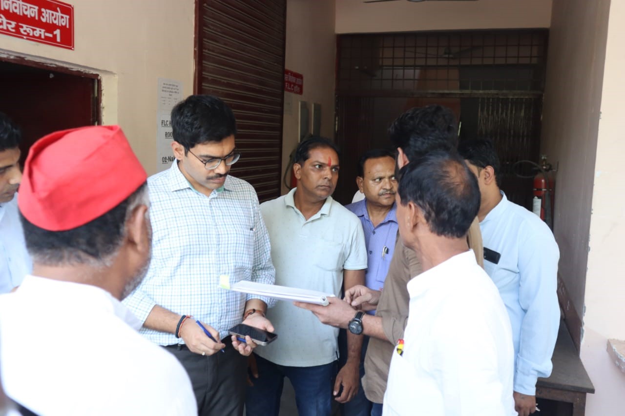 District Election Officer inspected EVM warehouse along with officials of political party