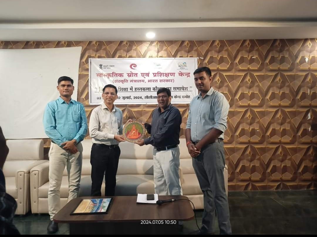 Cultural Resource and Training Center Regional Center Damoh organized a ten-day national workshop