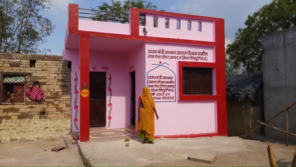 Shivpuri district was the first district in the country to construct more than one thousand houses under PM Janman Awas Yojana