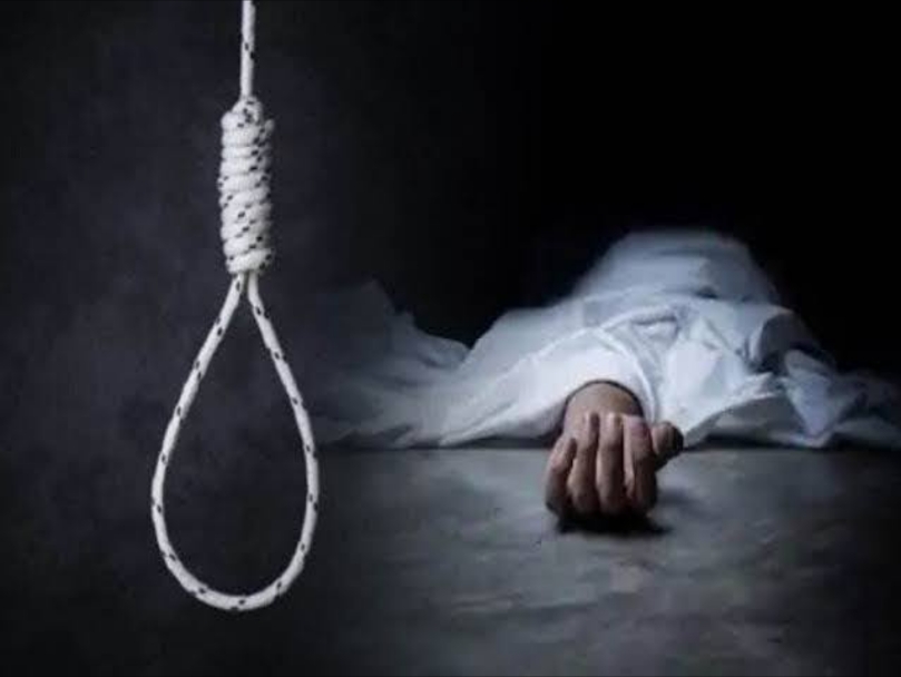 The body of a young man was found hanging from a rope on the ceiling of the room under suspicious circumstances
