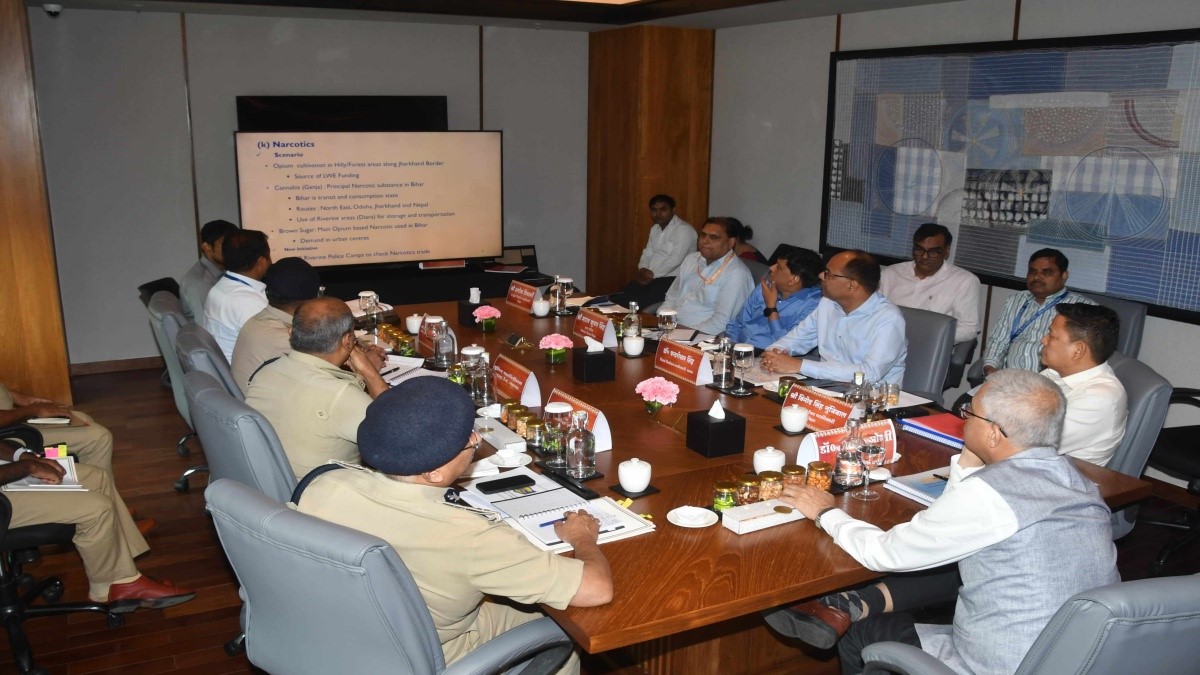 Election Commissioner Vivek Joshi's high-level meeting in Patna