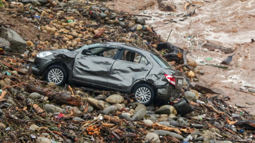 Heavy destruction due to rain in many states including Jammu...