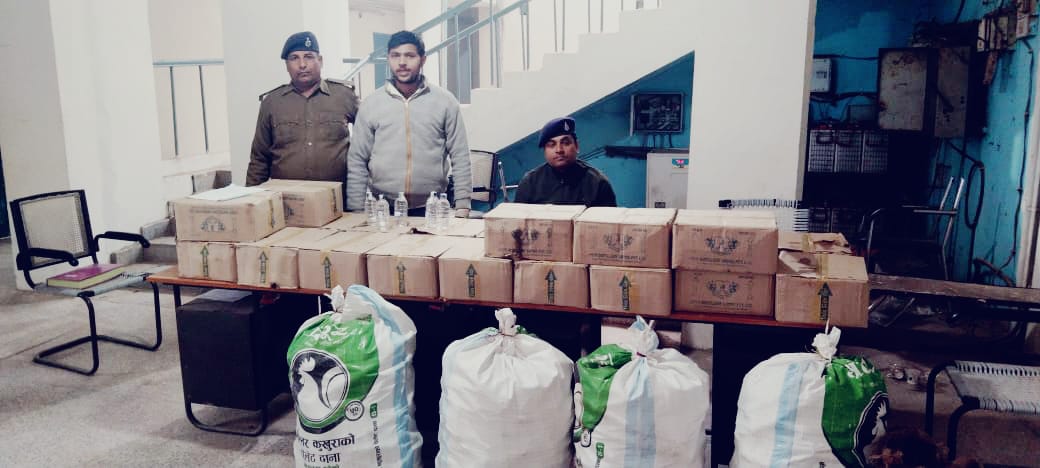 Dhaka police station seized huge quantity of liquor along with the pickup.