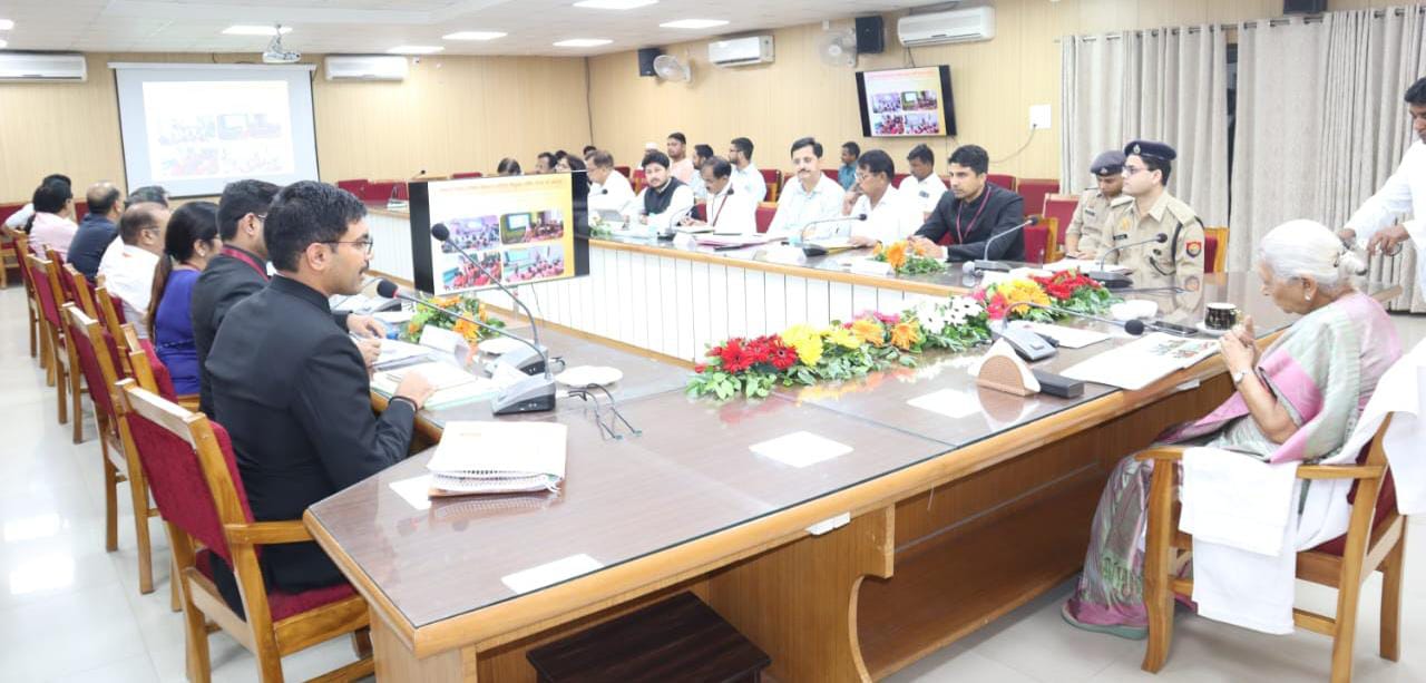 Governor Anandiben Patel held a review meeting with officials in Saharanpur