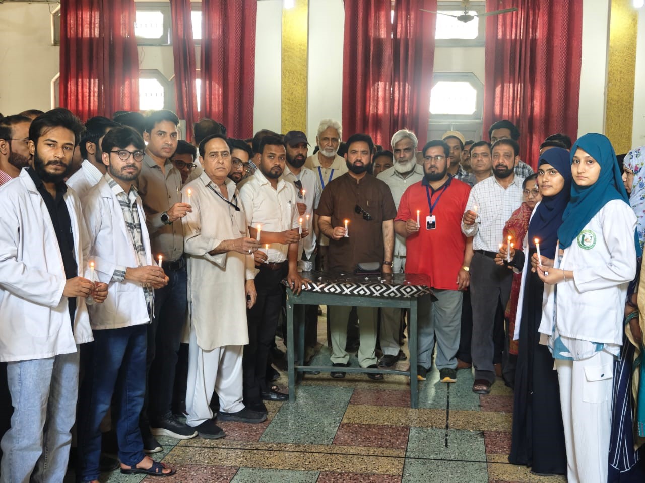 In Jamia Tibbia Medical College, Deoband, tribute was paid to the people killed in the terrorist attack in Pahalgam by expressing condolences.