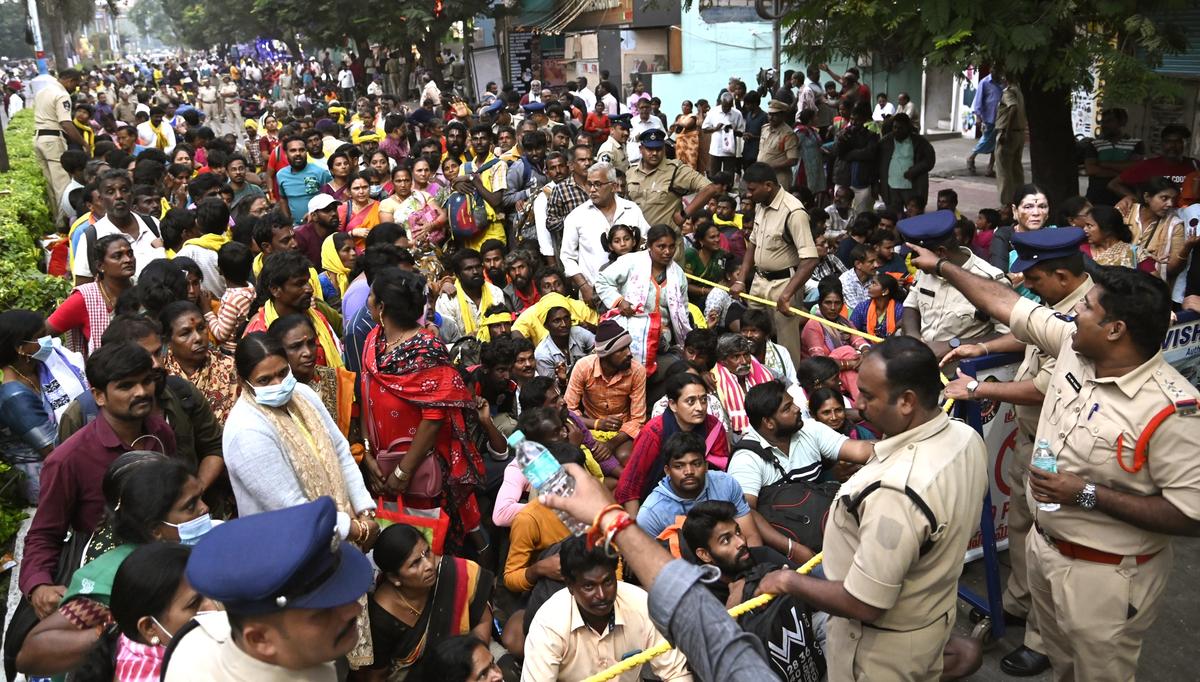 Orders for judicial inquiry into Tirupati temple stampede