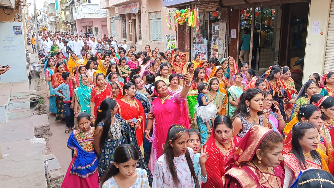 The cheers of Maa Hinglaj echoed on the streets of Shajapur in MP