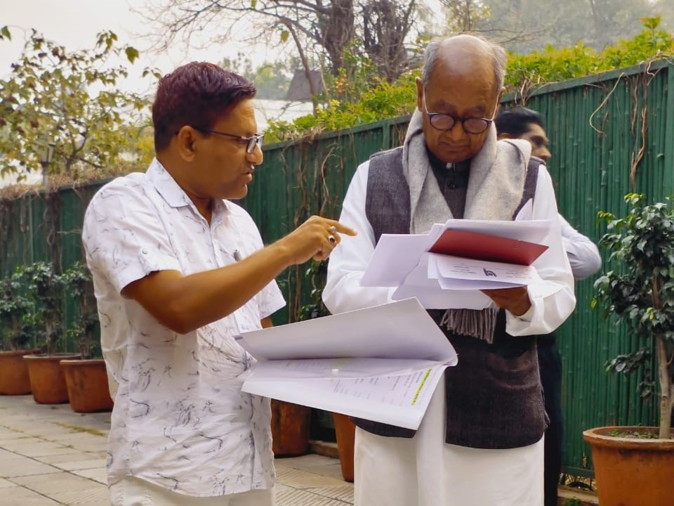 Digvijay Singh wrote a letter to the central government to start MNREGA work
