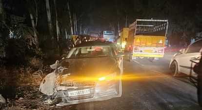 Car and tractor-trolley collided head-on, trolley overturned