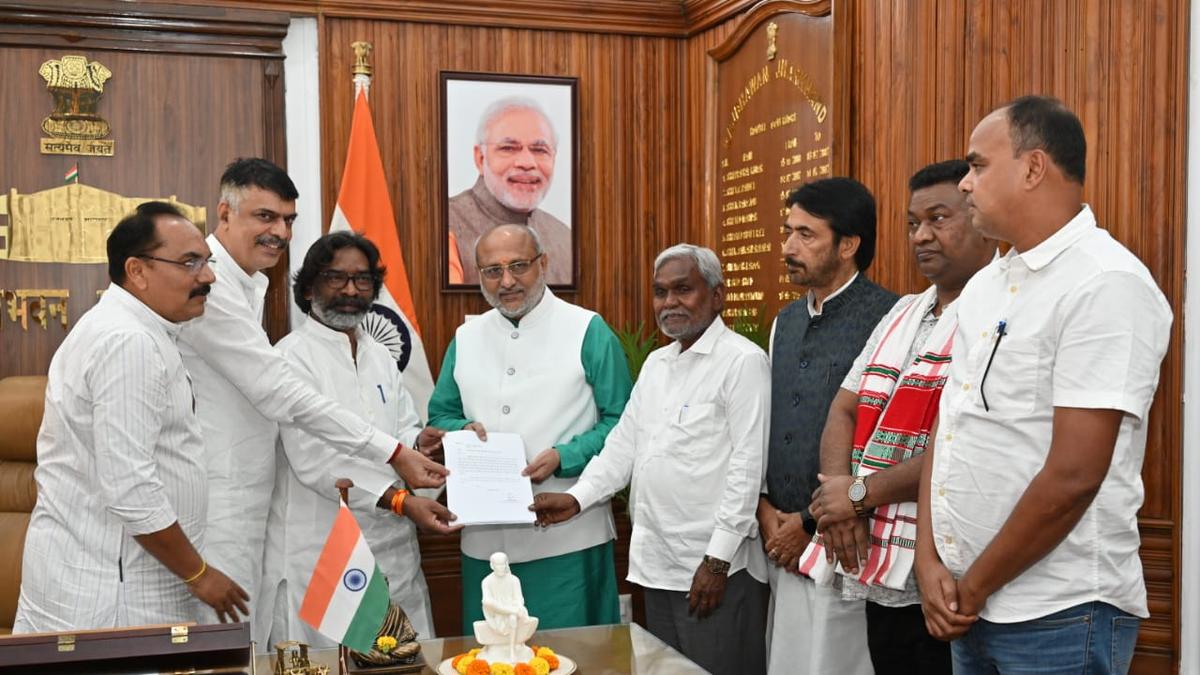 Jharkhand Chief Minister Champai resigns