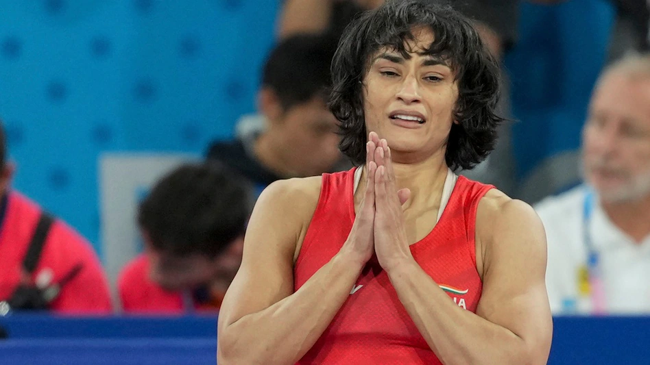 Vinesh Phogat announced retirement