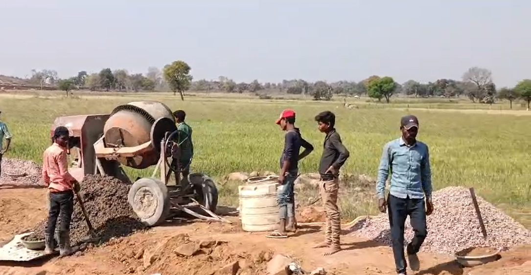 There is a lot of rigging going on in the Paraha Canal being built by the Water Resources Department