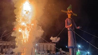 Shri Ram's army set out to burn the arrogant Ravana