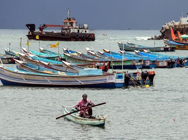 Sri Lanka chased and arrested 23 Indians