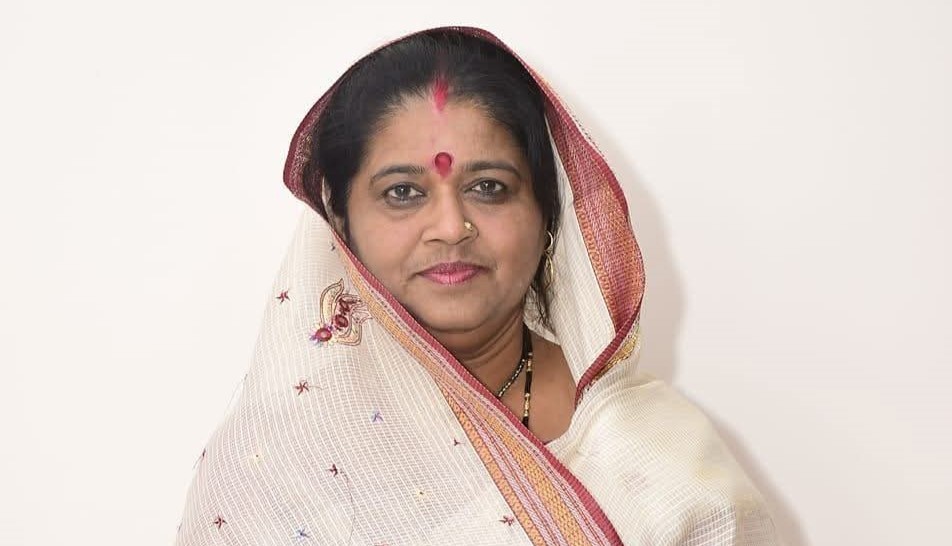 MLA Anubha Munjare gave the gift of development works