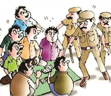 Anuppur, Ramnagar police station seized a total of 3650 rupees from two gambling dens