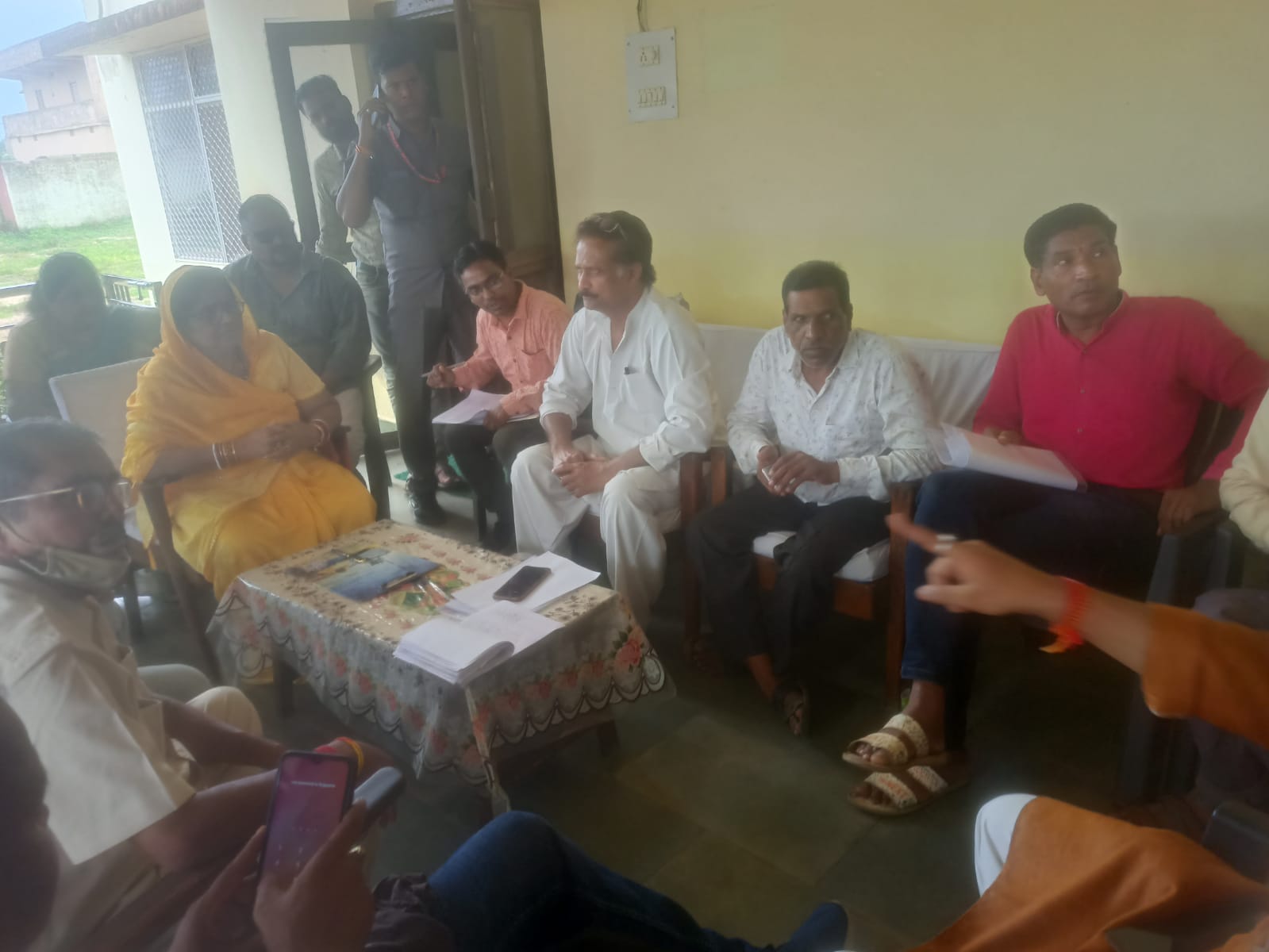 Balaghat MLA held a public darbar in Lalbarra, heard the problems and gave instructions for action