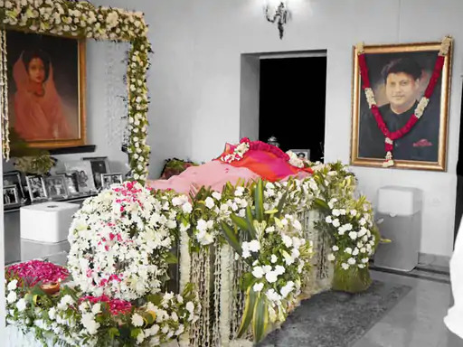 Madhavi Raje's mortal remains reached Gwalior