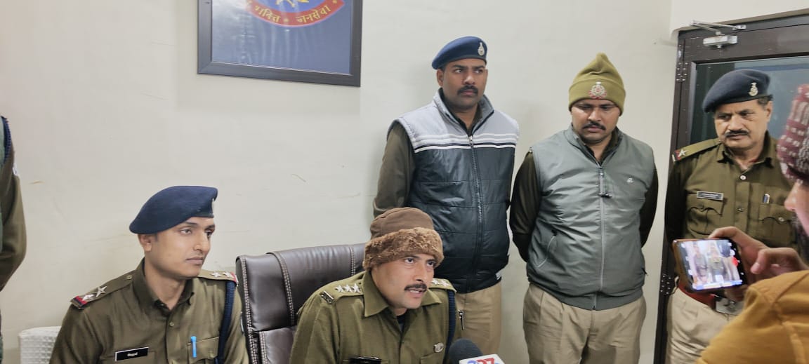 The accused who entered the shop in Chhatarpur and caused fire incidents at two places were arrested