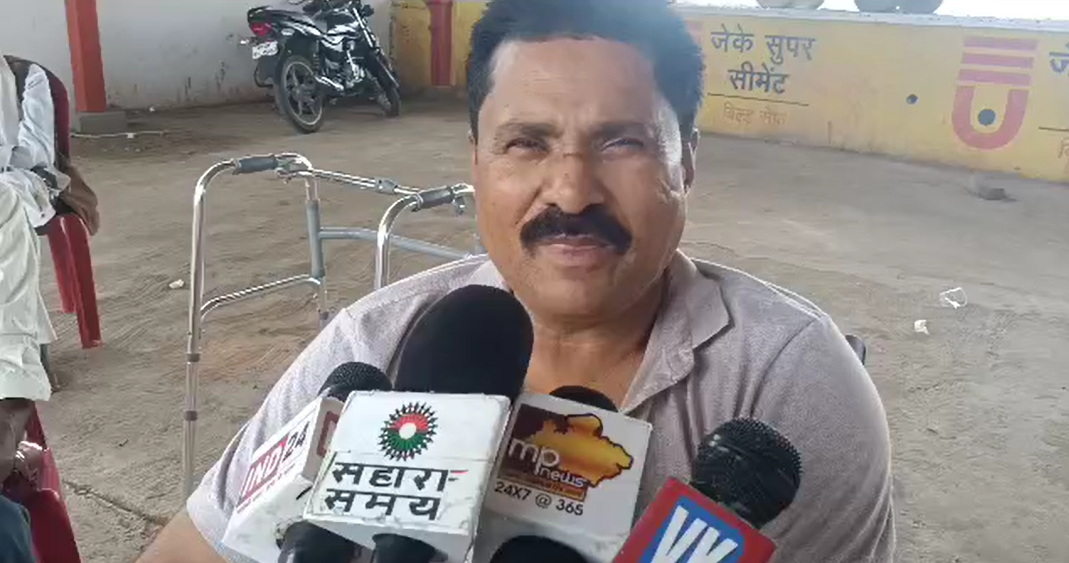 Smear in road construction with the connivance of contractors and officials