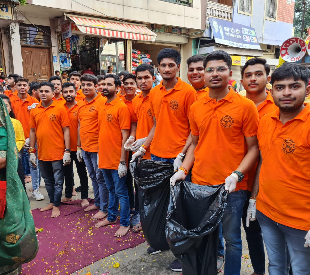 Organization of cleanliness campaign of Vidyarthi Parishad in Dhar Nagar