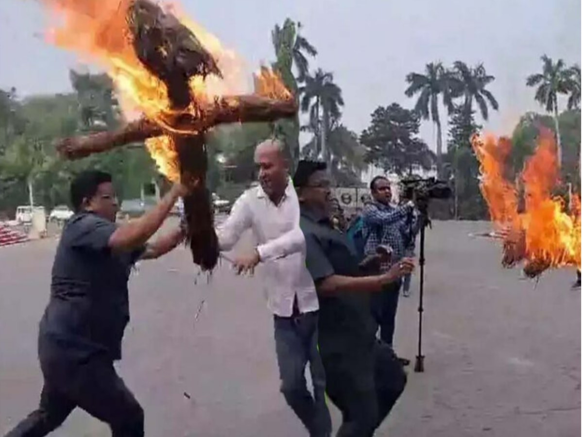Nitish Kumar's meeting was going on inside