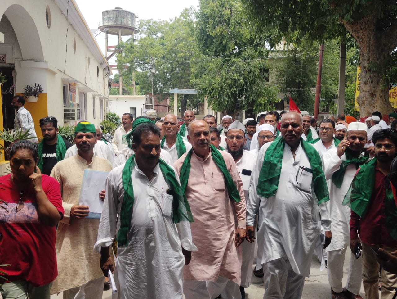 Hundreds of farmers demonstrated vigorously by raising slogans at the District Magistrate's office