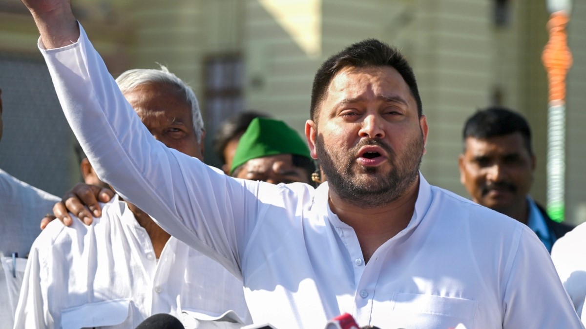 Tejashwi Yadav's big announcement before the election
