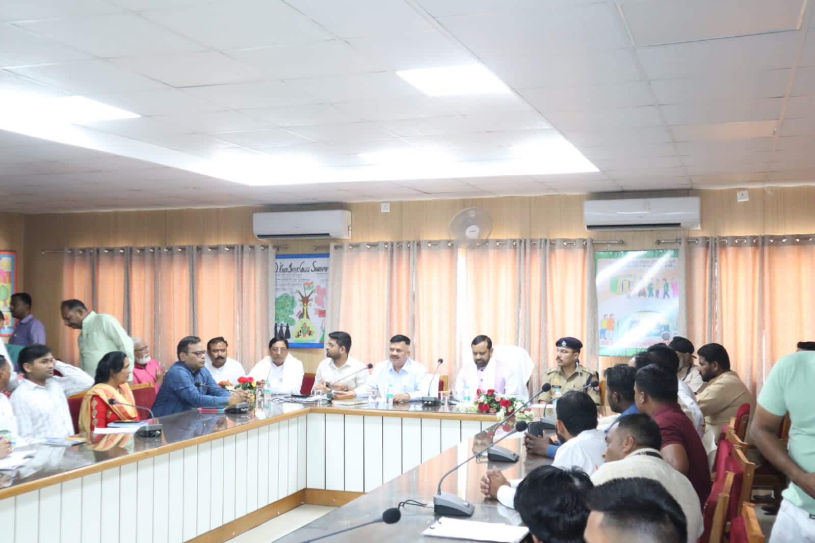 Member Central Monitoring Committee, Ministry of Social Justice and Empowerment, Government of India held a meeting with officials in Saharanpur