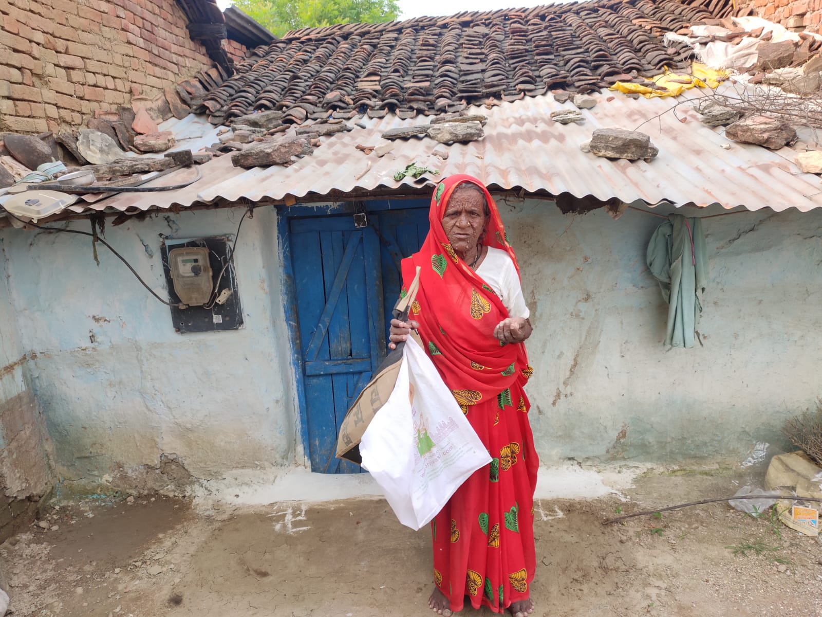 The poor are living a difficult life in Panna's Amanganj