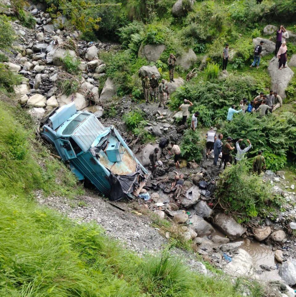 CRPF bunker vehicle falls into ditch in Udhampur, Jammu and...