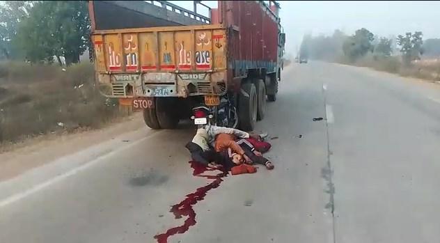 Terrible accident between bike rider and truck in Shahdol