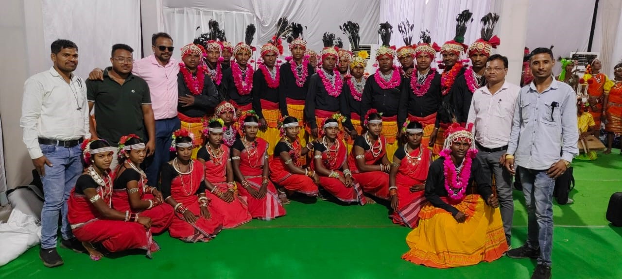 Captivating presentation of Kakasad dance in Bastar Dussehra festival