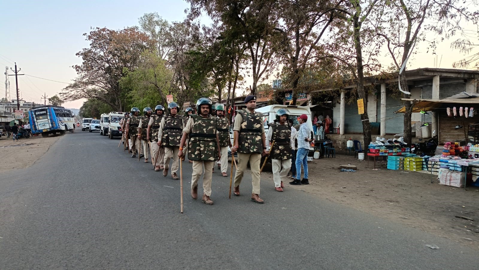Flag march taken out in Pushprajgarh for the upcoming festival