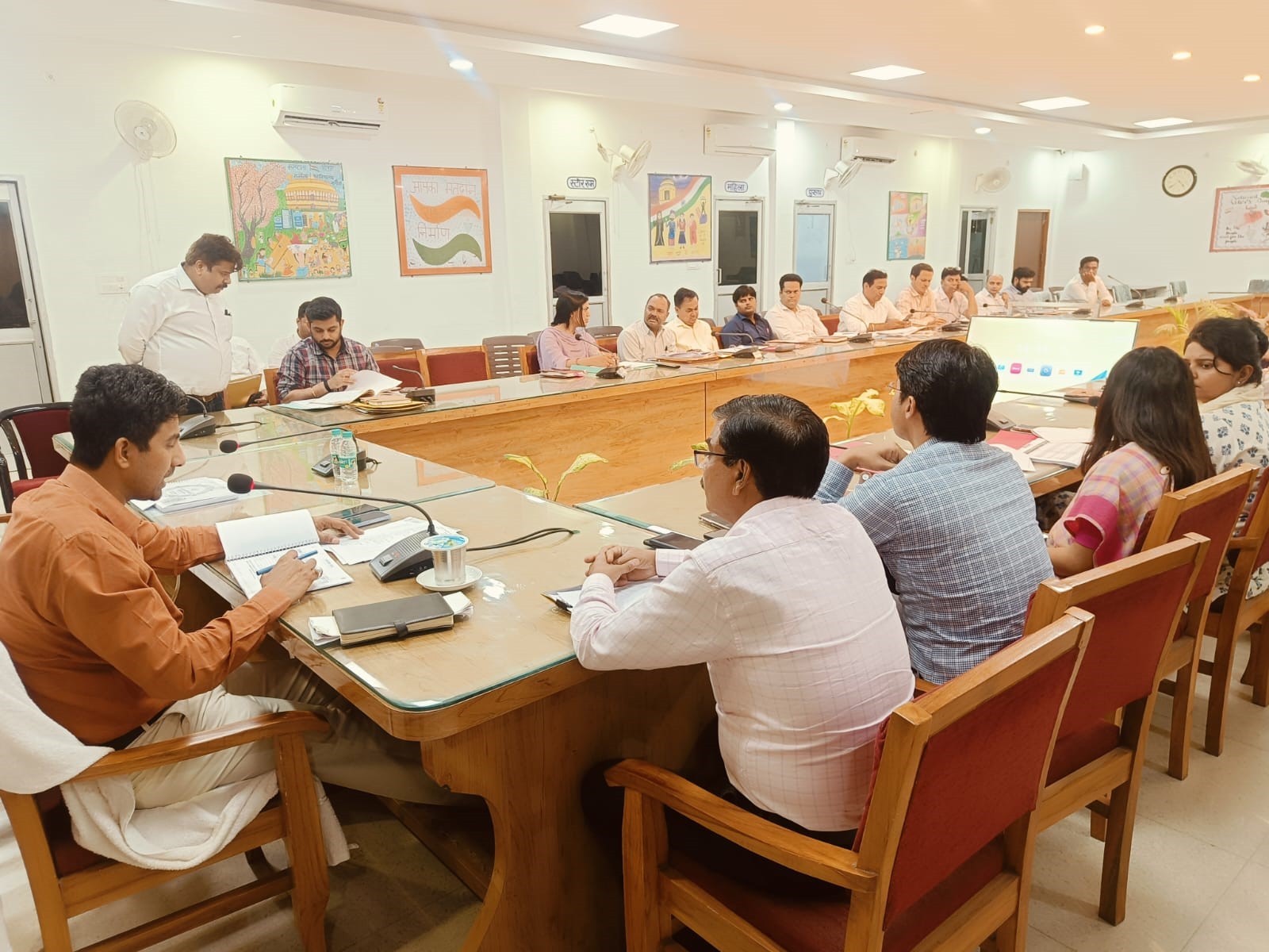 Complete the targets, improve the ranking: Additional District Magistrate Rajneesh Mishra